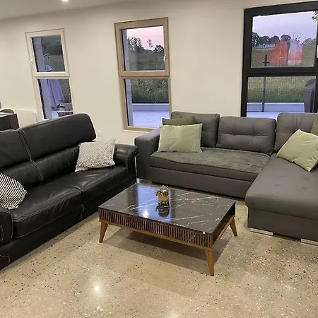 Quelque Part Au Calme. *