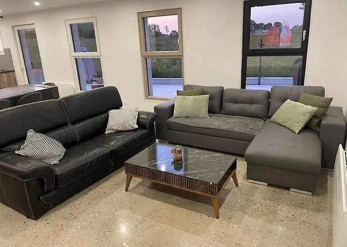 Quelque Part Au Calme. *