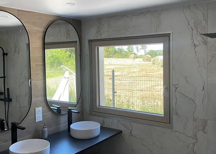 Quelque Part Au Calme. *